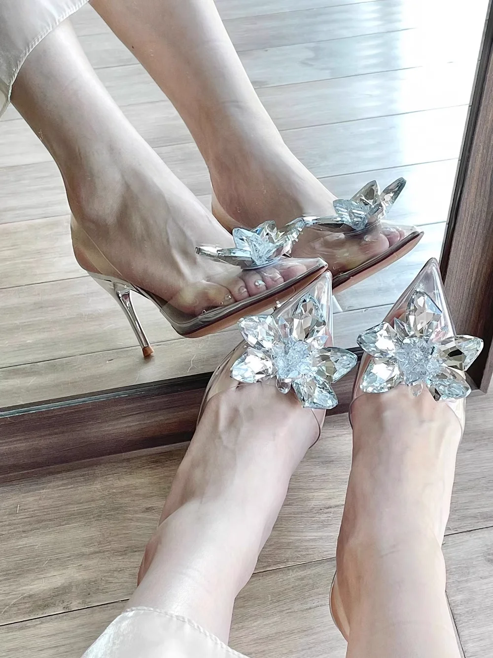 

Party Dress Crystal Shoes Classic Bridal Wedding Pumps Pointed Toe PVC Transparent Sandals Stiletto Rhinestone Flower Heels Star