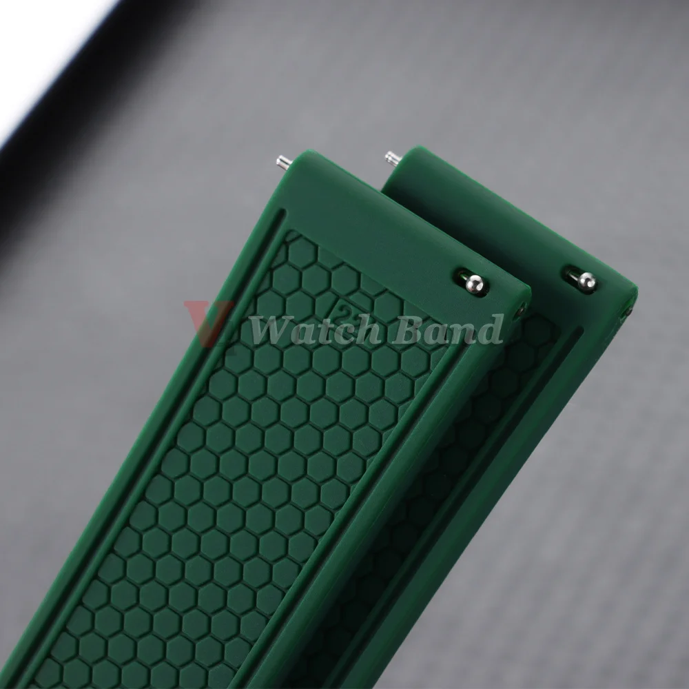 Sporty Waterproof Silicone Watch Strap - 20mm/22mm