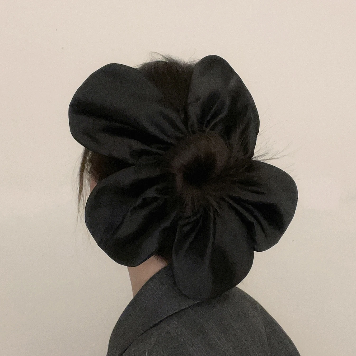 

Extra Large Flower Satin Hair Scrunchies Solid Color Hair Ties Hair Ornaments Elastic Hair Rubber Bands Hair Bands For Girls