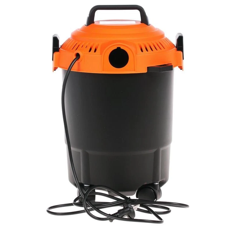 Vacuum cleaner for dry and wet cleaning 