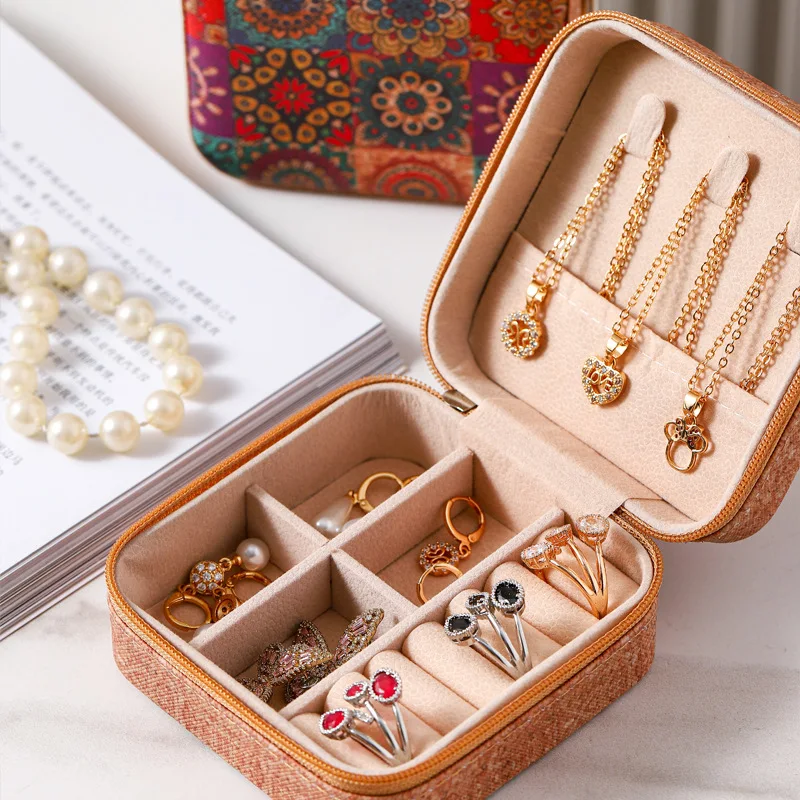 Exquisite Retro Patterned Jewelry Box Portable Earring Necklace Storage Holder Jewelry Lipstick Ring Organizer Case