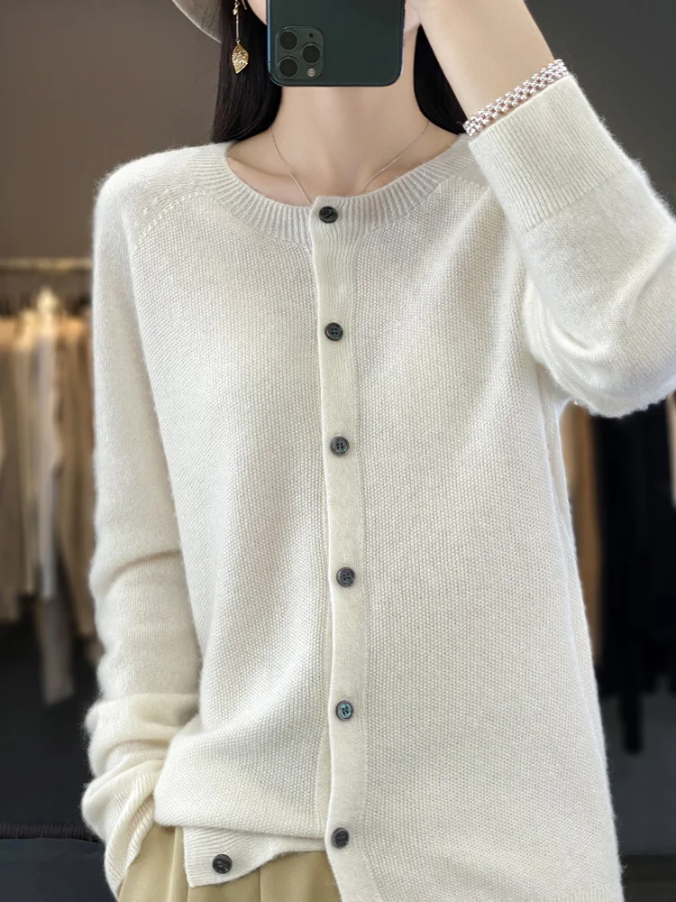 รูปสินค้า เสื้อกันหนาว Merino 100% อบอุ่นสบาย ใส่ได้ทุกฤดู