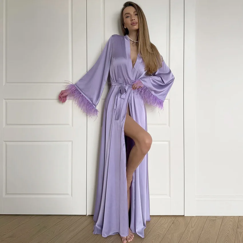 Robe Longue Satin Lilas Plumes | Élégance & Confort Suprême