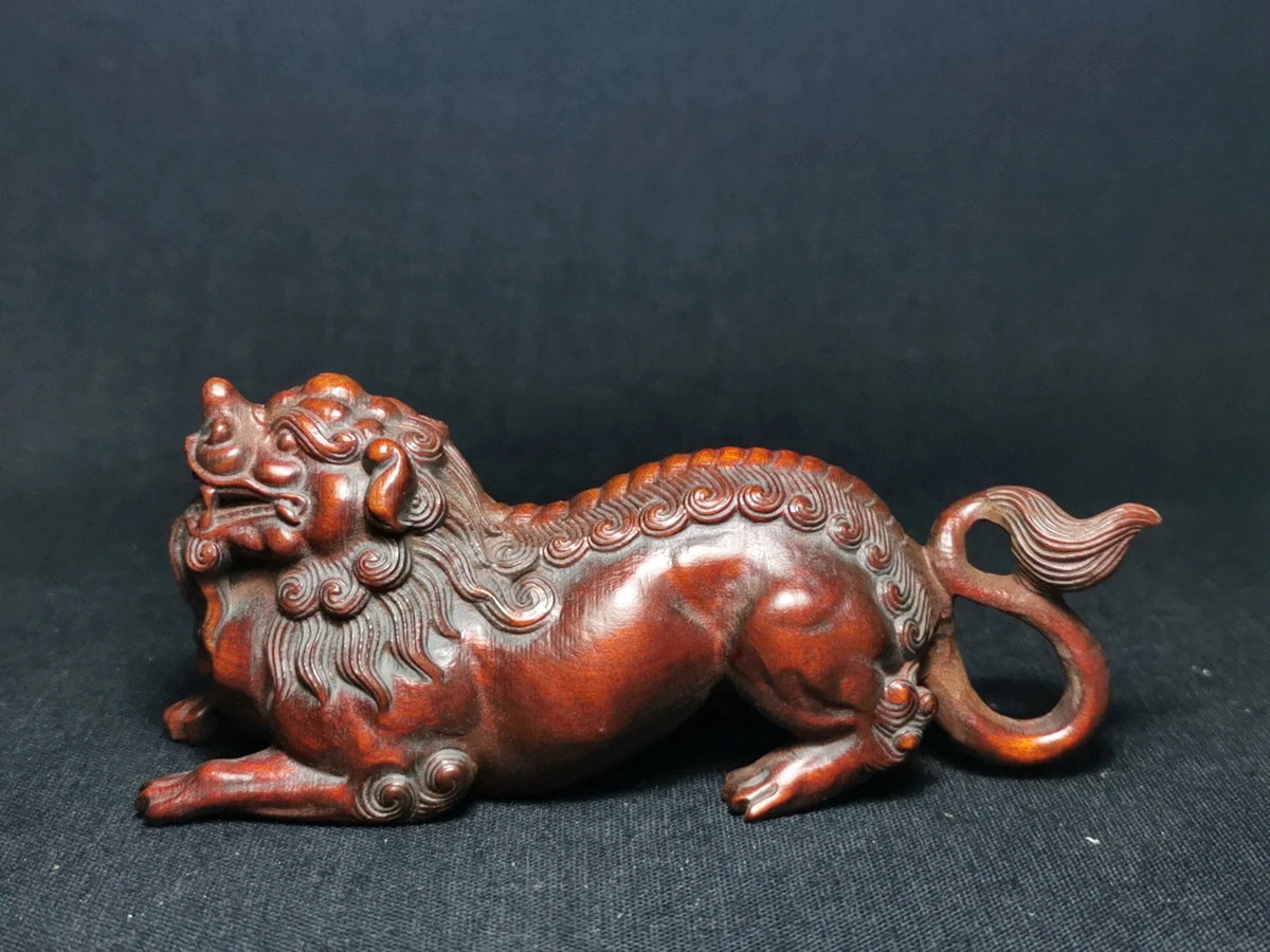 

Length 3.9 inch Old Chinese Boxwood Hand Carved Money Foo Dog lion figure statue Table Deco Decoration Collection Gift