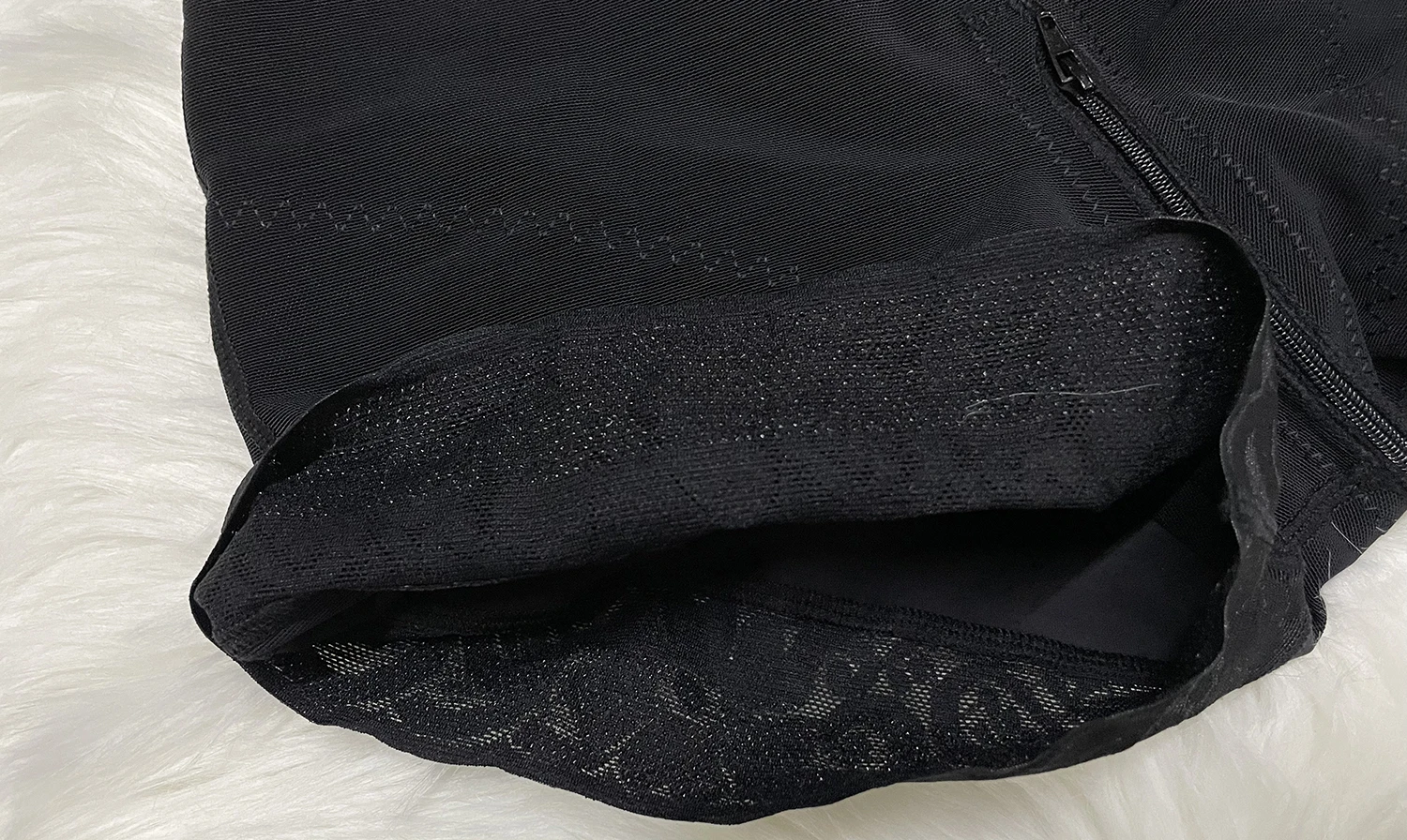 MODEL2 OVERBUST+ZIPPER CROTCH+3 HOOKS