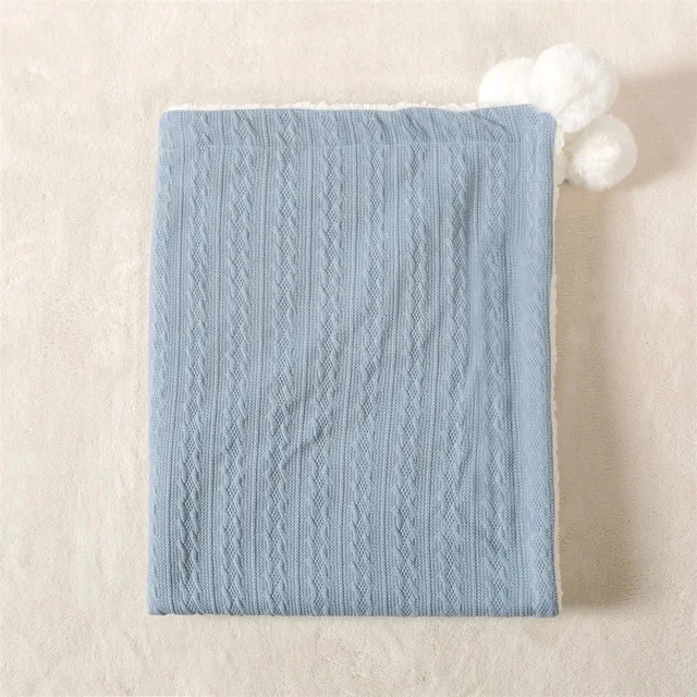 Personalisierte Babydecke Mit Namen – Hellrosa Plüsch & Graue Baumwolle