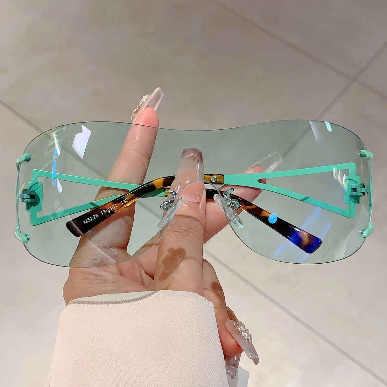 KAMMPT Y2K Black Trends Shades Origin Brand Retro Metall Damen Sonnenbrille Hochwertige Punk Dekor Damen Sonnenbrille für Strand – Detail 8