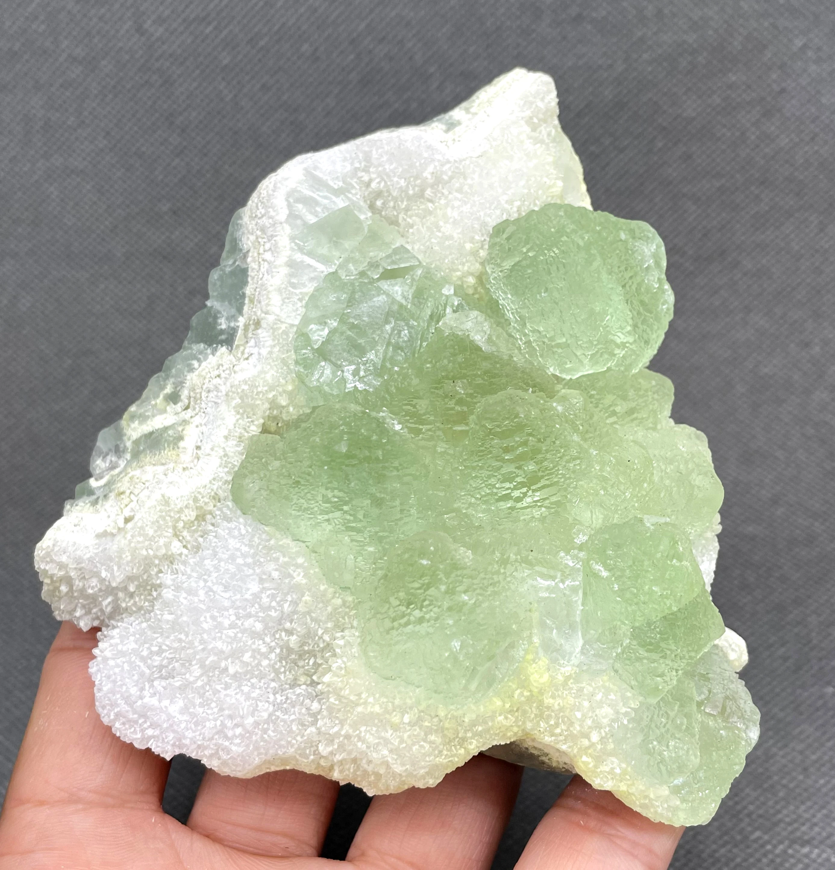 

NEW! BIG! 490g Natural Stepped Green Transparent Fluorite Mineral Specimen Stones and crystals