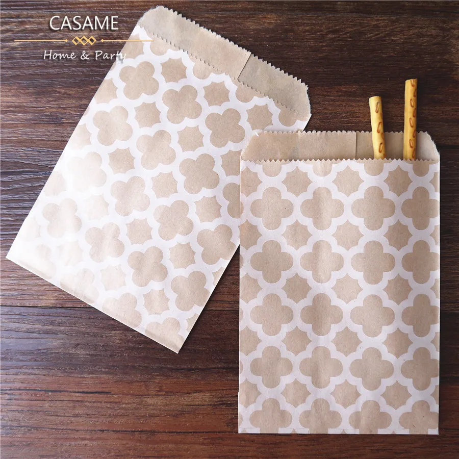 50 Pcs 10x15cm 주머니 혼합 스타일 및 컬러 종이 가방 크래프트 공예 DIY 장식 포장 귀여운 게스트 선물 가방 웨딩 생일 이미지 6