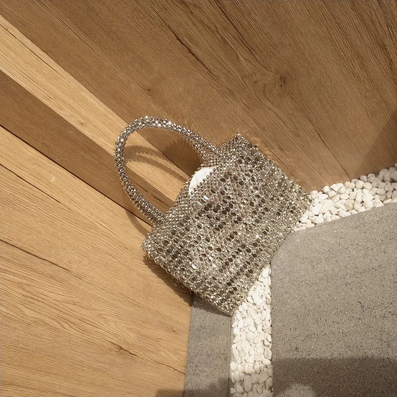 Рисунок 3 - Модная металлическая блестящая сумка в стиле ретро