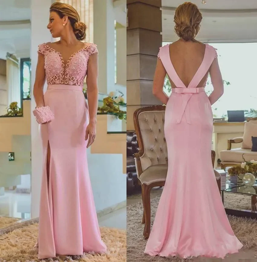 

Pink V-Neck Mermaid Bridesmaid Dresses Floor-Length Lace Applique Satin Backless Thigh-High Slits