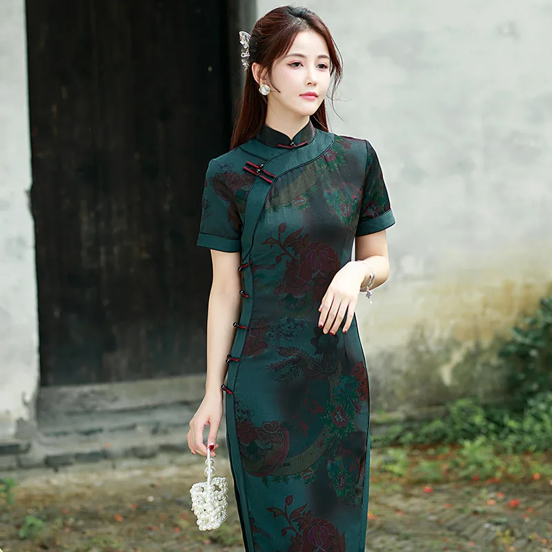 

2023 Summer New Green Slim Qipao Chinese Style Traditional Cheongsam Stand Collar Fashion Short-sleeved Evening Dress for Girls