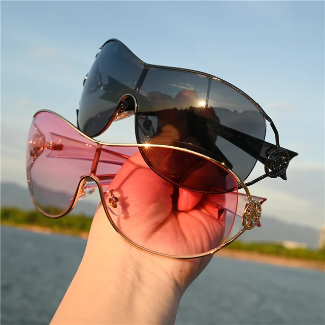 Chanel, Shield sunglasses with pearl - Unique Designer Pieces