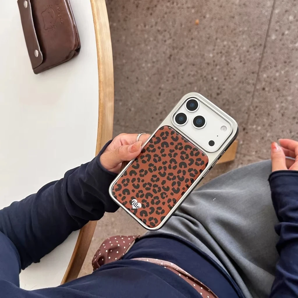 Chic Brown Leopard Print Electroplated Resin Phone Case