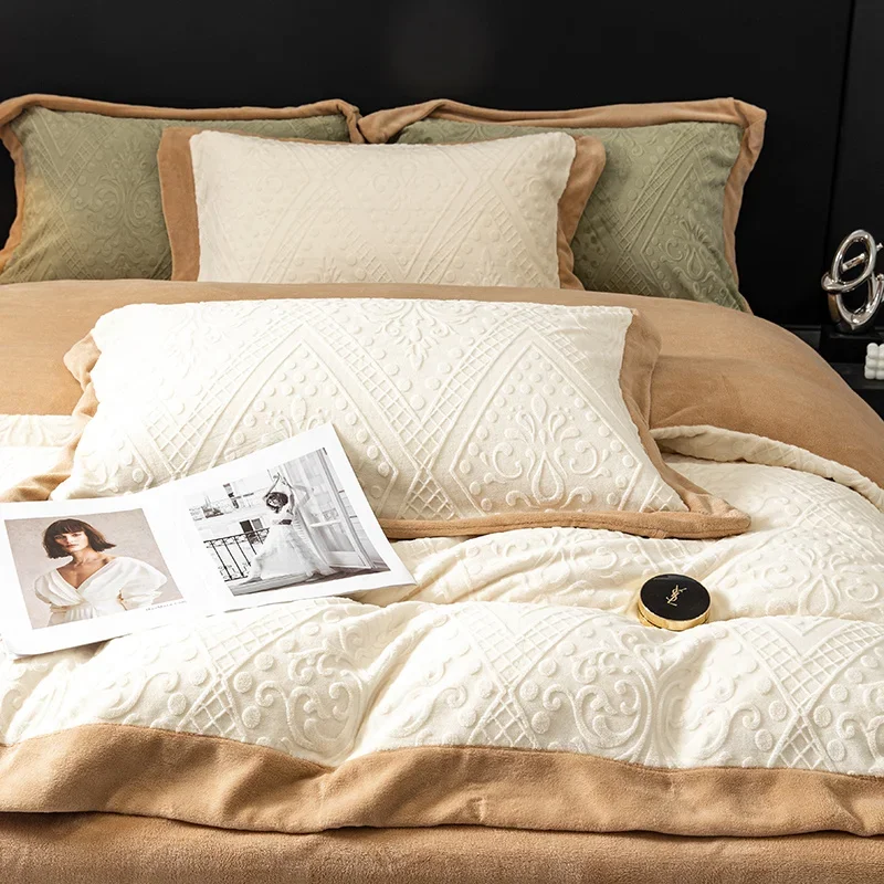 Description Picture 4 of itemLuxury jacquard velvet home Bed linen Euro Bedding set Sitting Duvet cover Quilt bed cover full set sheet sets with pillowcase