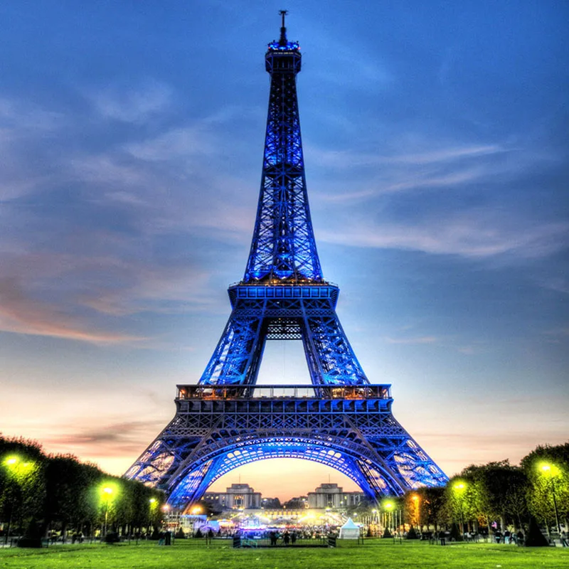 edificio classico da cidade torre eiffel sala 04