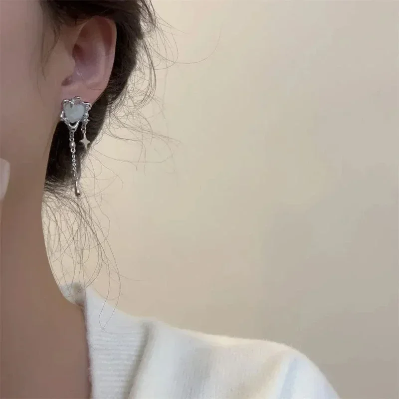 New Fashion Sweet Cool Wind Love Tassel Star Earrings Women Design Senior Sense Fashion Personality Earring Party Jewelry Gift