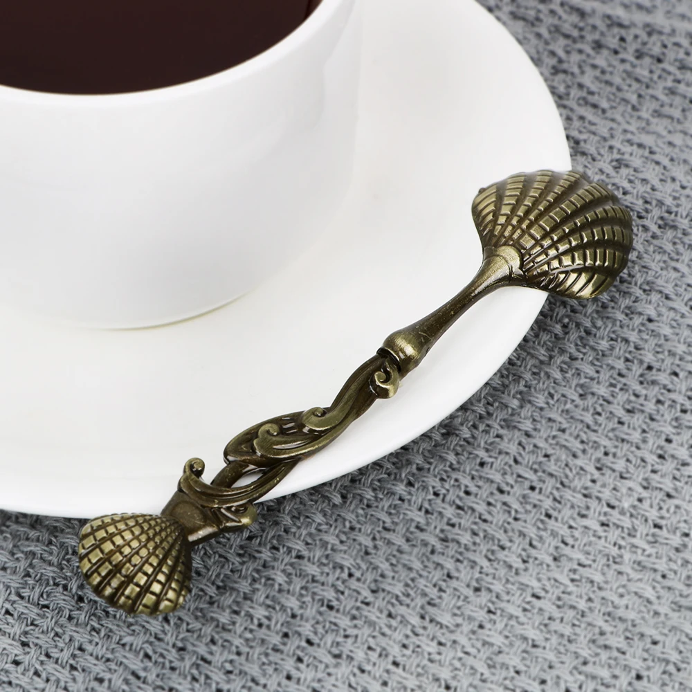 Stainless Steel Spoon Cutlery Set 5pcs/set Stainless Steel Spoon Sets Vintage Royal Style Small Tea Coffee Spoon Ice Cream Dessert for Snacks Party Carved