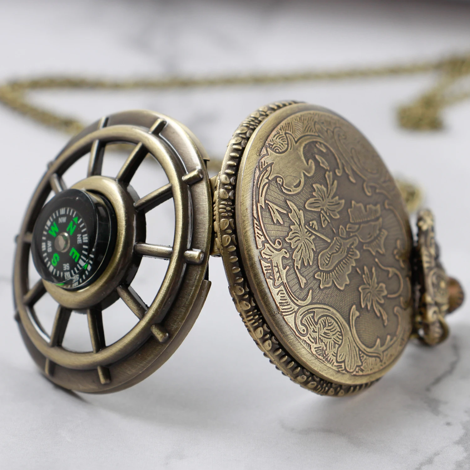 Exquisite Compass Design Vintage Hollow Skeleton Pocket Watch Black Starry Round Dial Antique Pendant Clock Retro Gifts Unisex