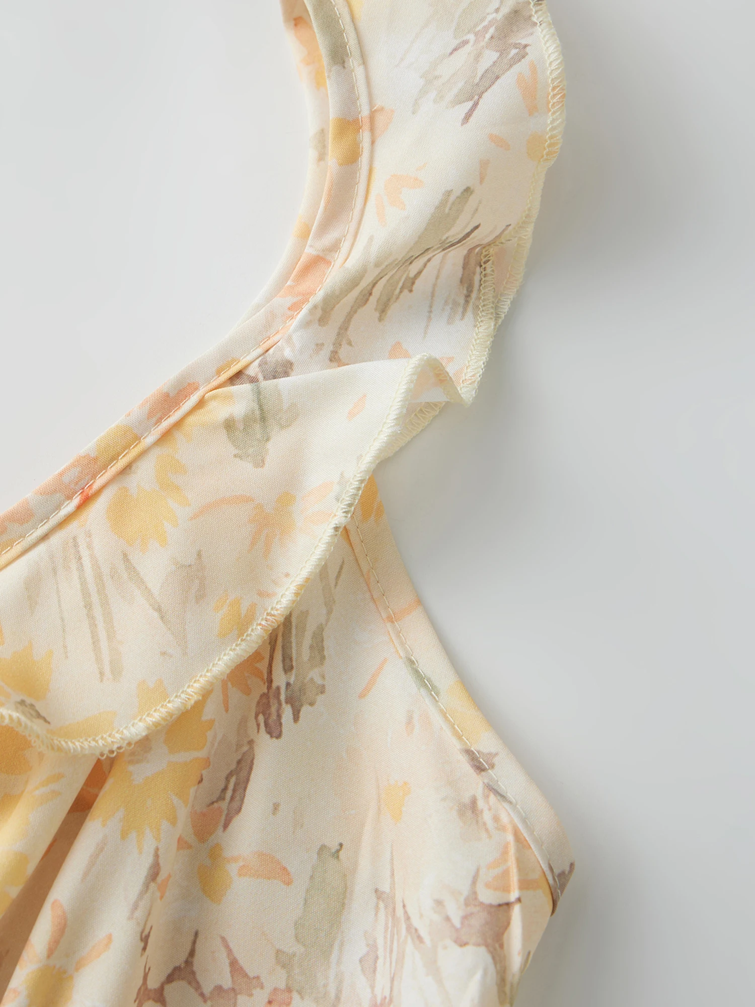 Women s Floral Print Sleeveless Midi Dress with Ruffle Trim and V Neckline Perfect for Summer Beach Outings