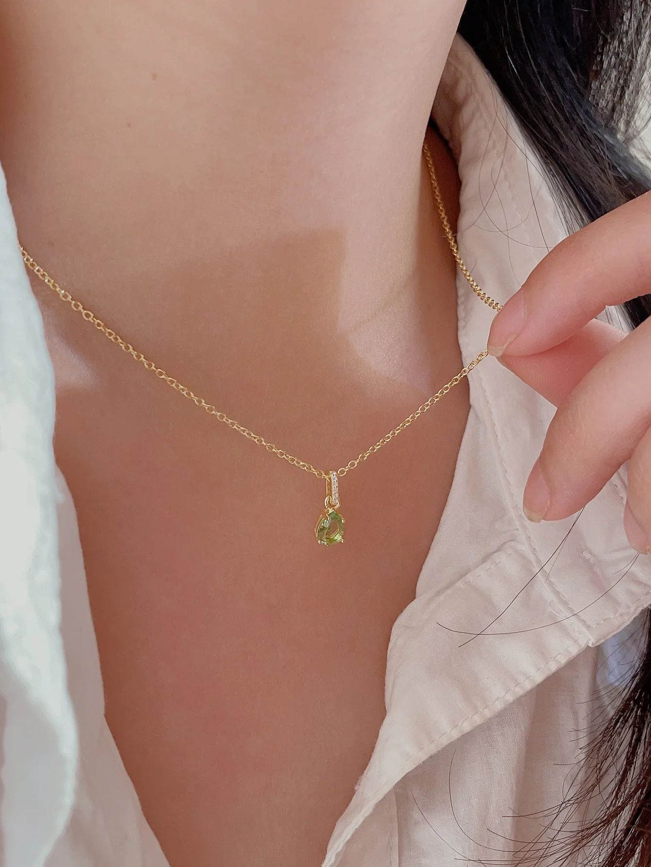 Retro S925 Silver Droplet Necklace with a minimalist, fashionable, and versatile personality for women