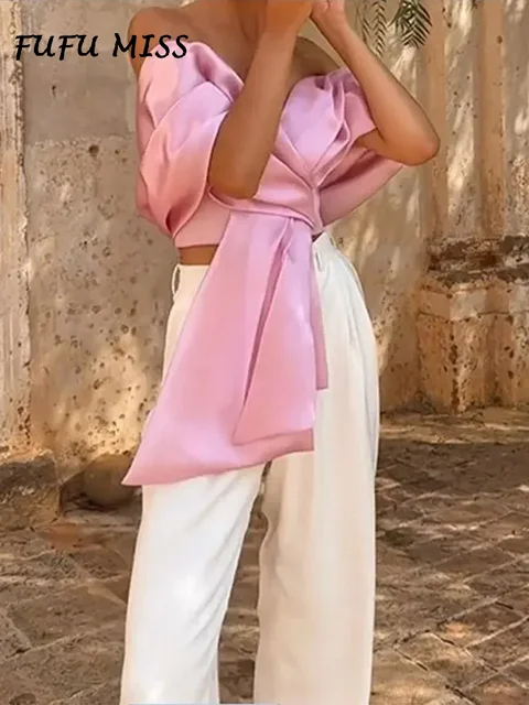 Deslumbre com Elegância: Top Decote V Sem Costas com Babados e Laço de Cetim 3 Top Decote V Sem Costas com Babados e Laço de Cetim