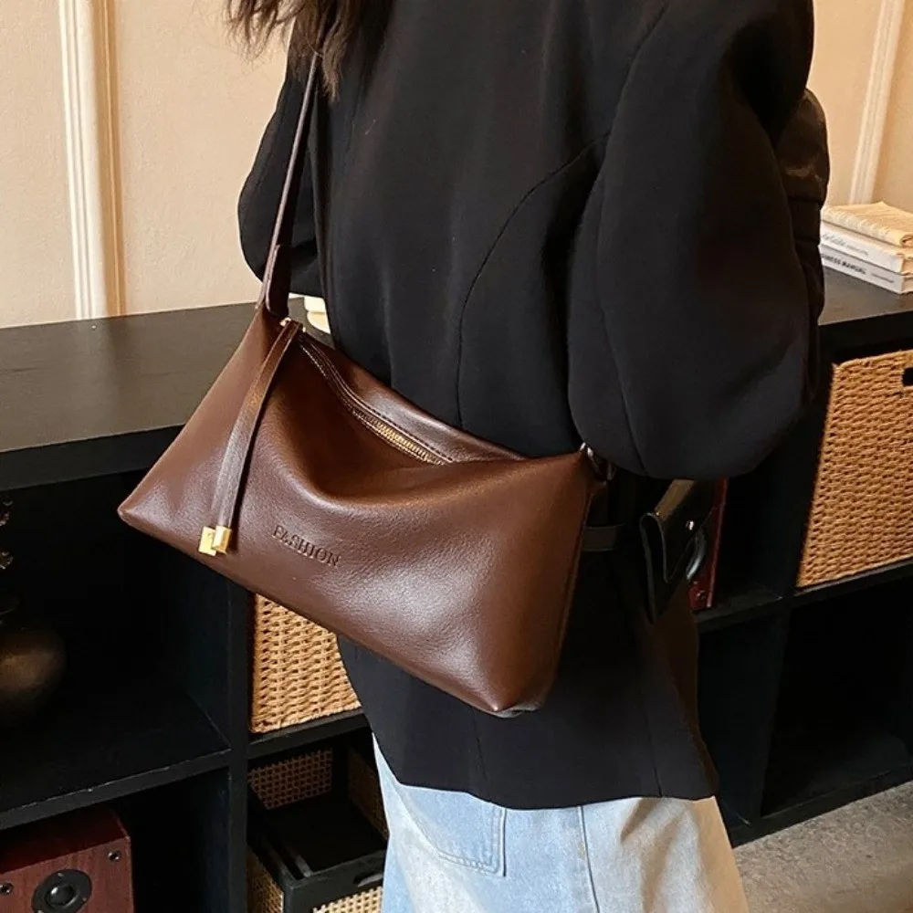 Trendige PU-Leder Damen Umhängetasche Lässige Große Kapazität Dumpling-Tasche Retro Vielseitige Unterarmtasche für den Täglichen Gebrauch – Detail 13