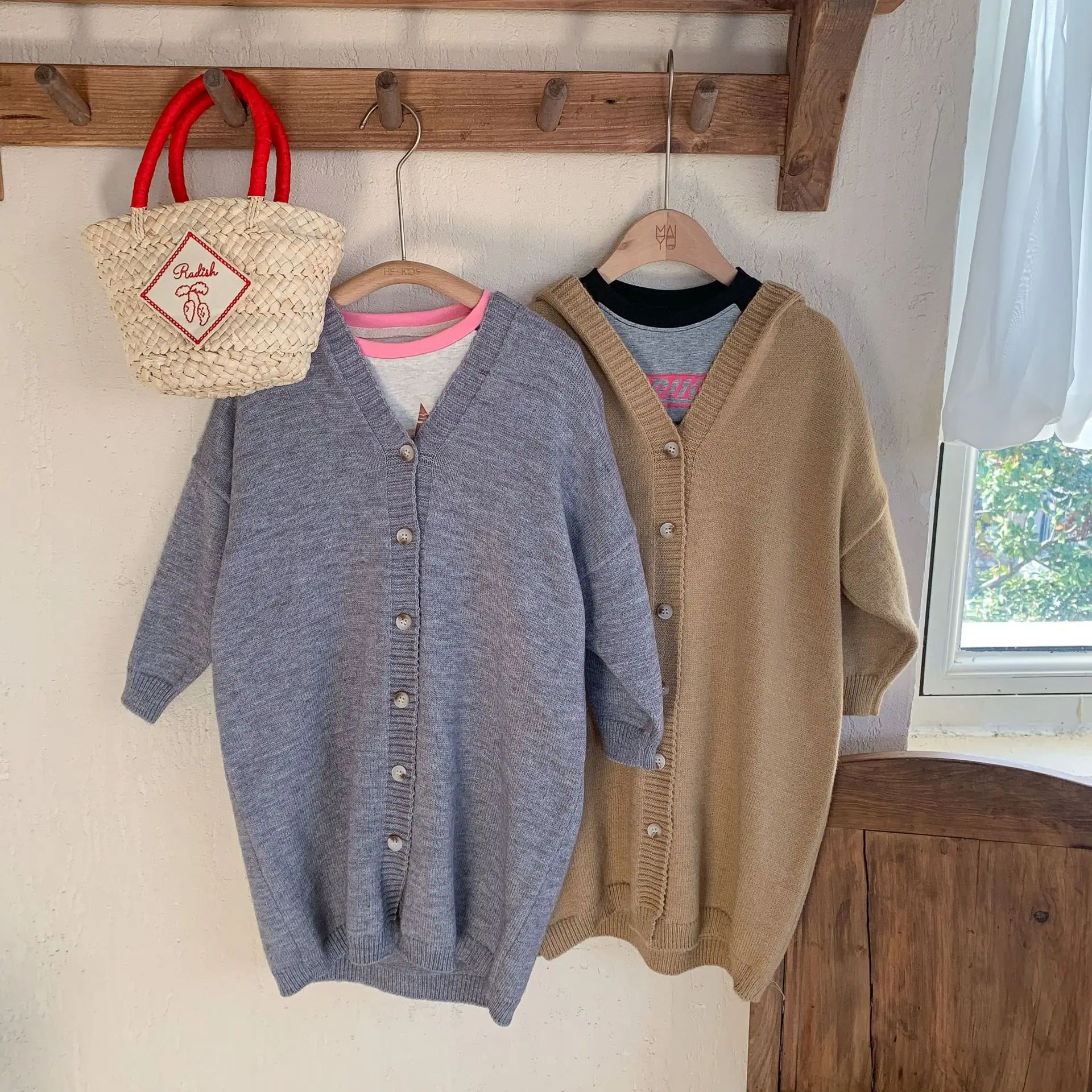 

Spring Autumn Korean Children Knitwear Solid Color Long Length Single Breasted Baby Girls Hooded V Neck Cotton Kid Girls Outwear