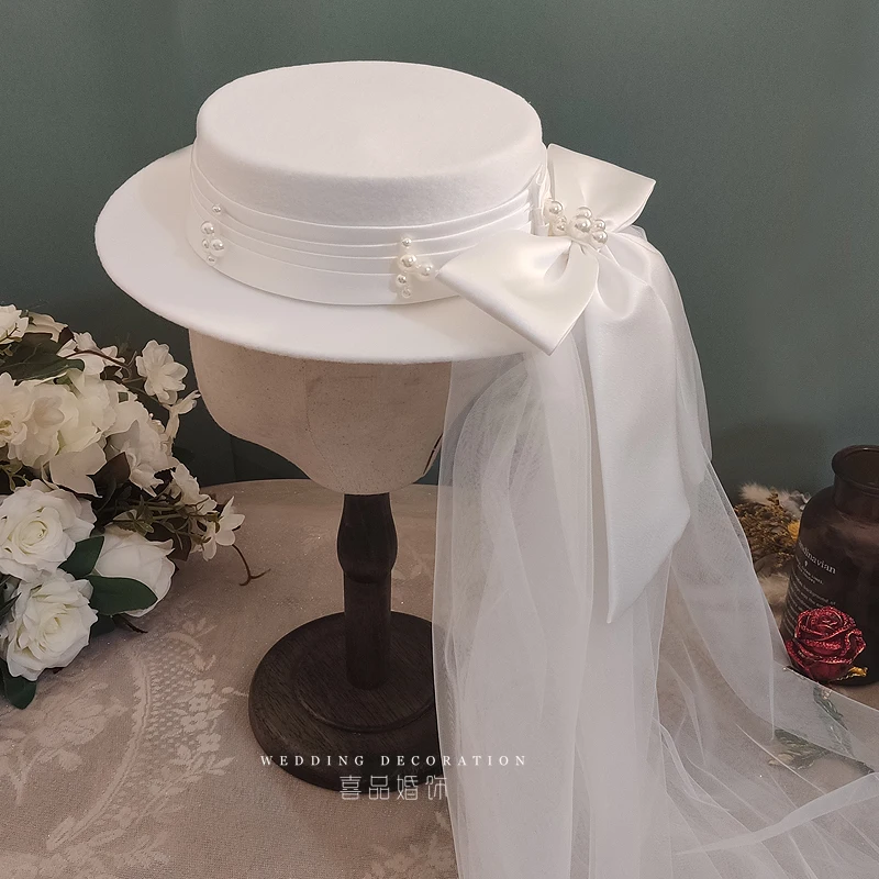 High End White Satin Wedding Hat with Long Mesh Bow Rivet Flat Fedoras Elegant Ladies Formal Ceremony Church Party Hat Headwear