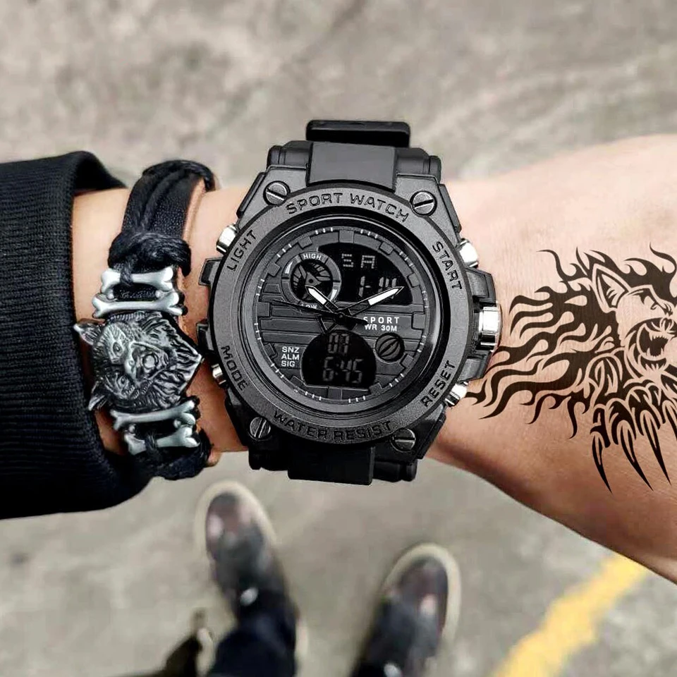 일상에 특별함을 더하는 군사 스타일 디지털 시계