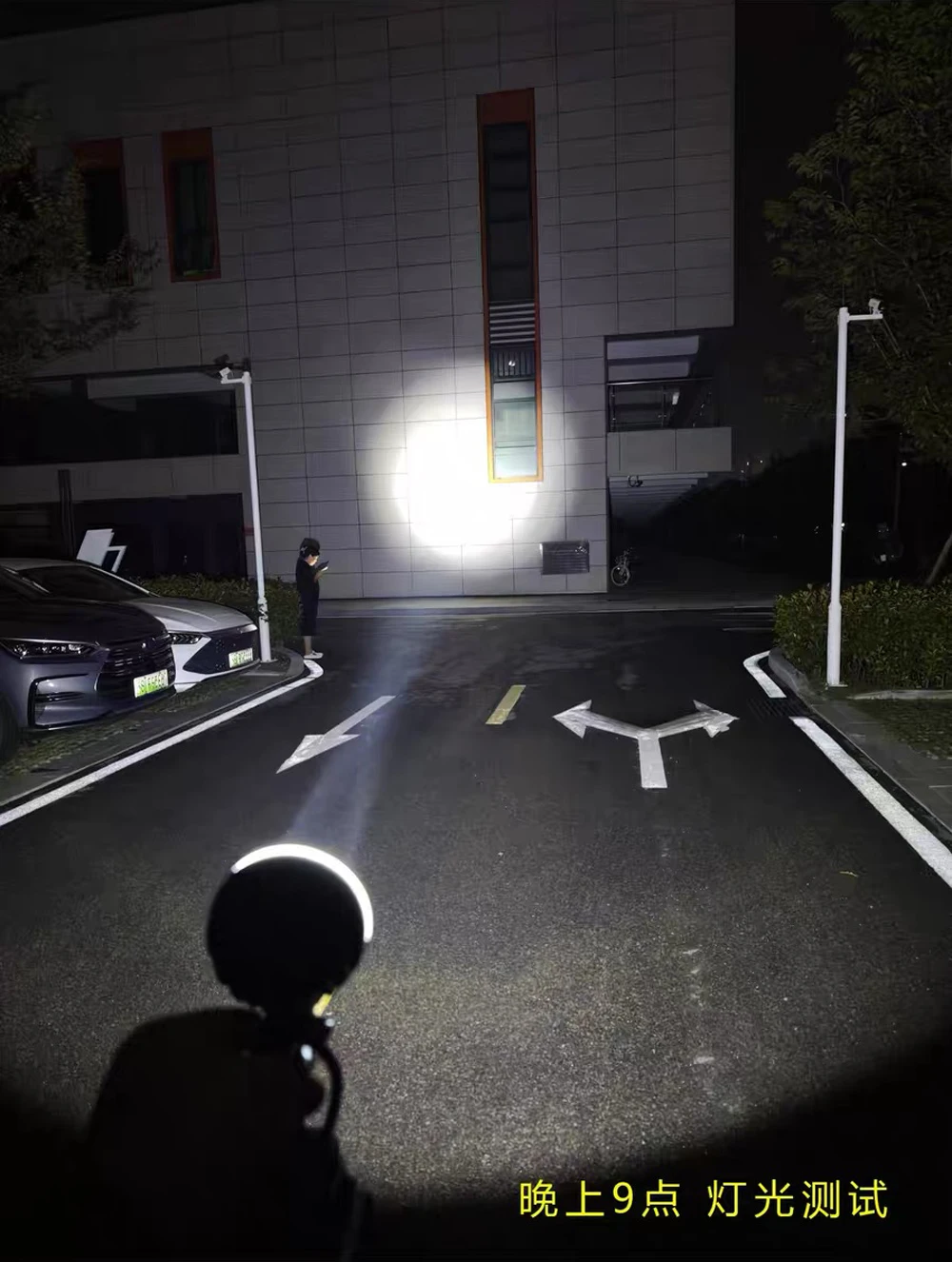 강력한 4X4 LED 헤드라이트, 마그네틱 홀더 베이스, 시가 라이터 전원, 오프로드 차량 전면 라이트, 4WD 트럭 SUV 루프 스포트라이트