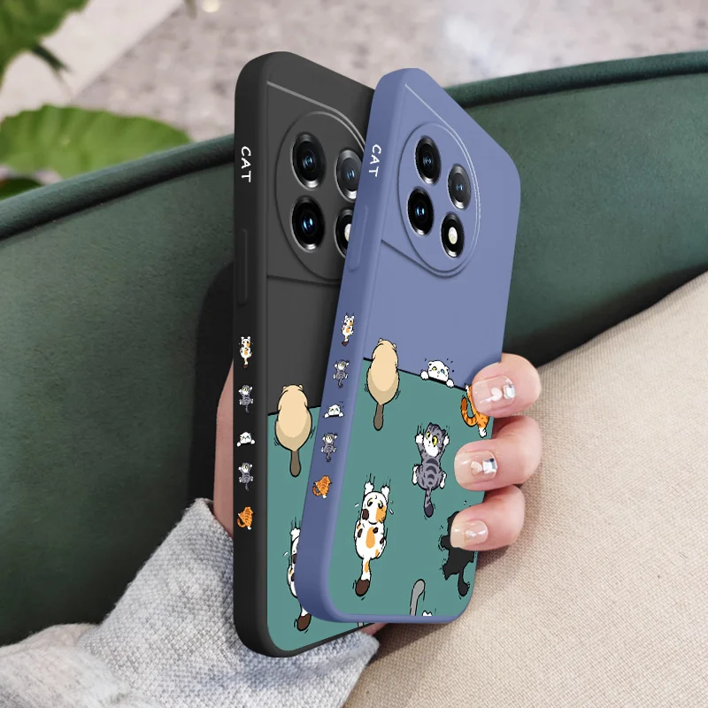 Adorable Climbing Cat Liquid Silicone Phone Case