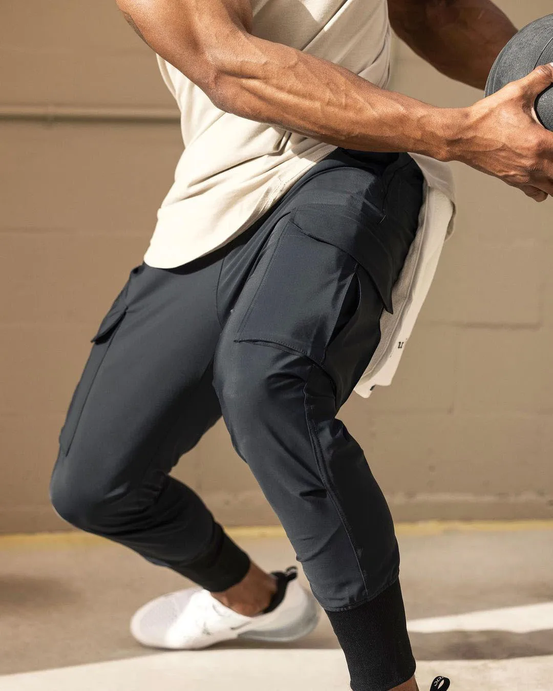 Sports pants fitness and leisure pants thin fast-drying leg-binding running training tool sweatpants