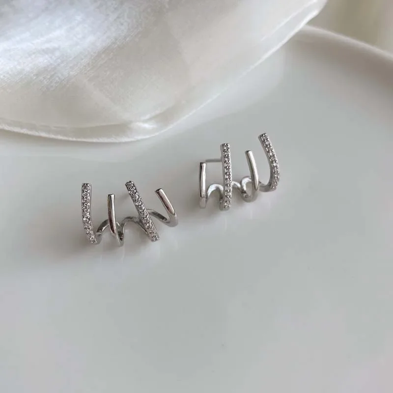 Personalized Rhinestone Claw Stud Earrings Crystal Temperament Jewelry for Women Party Trendy Jewelry