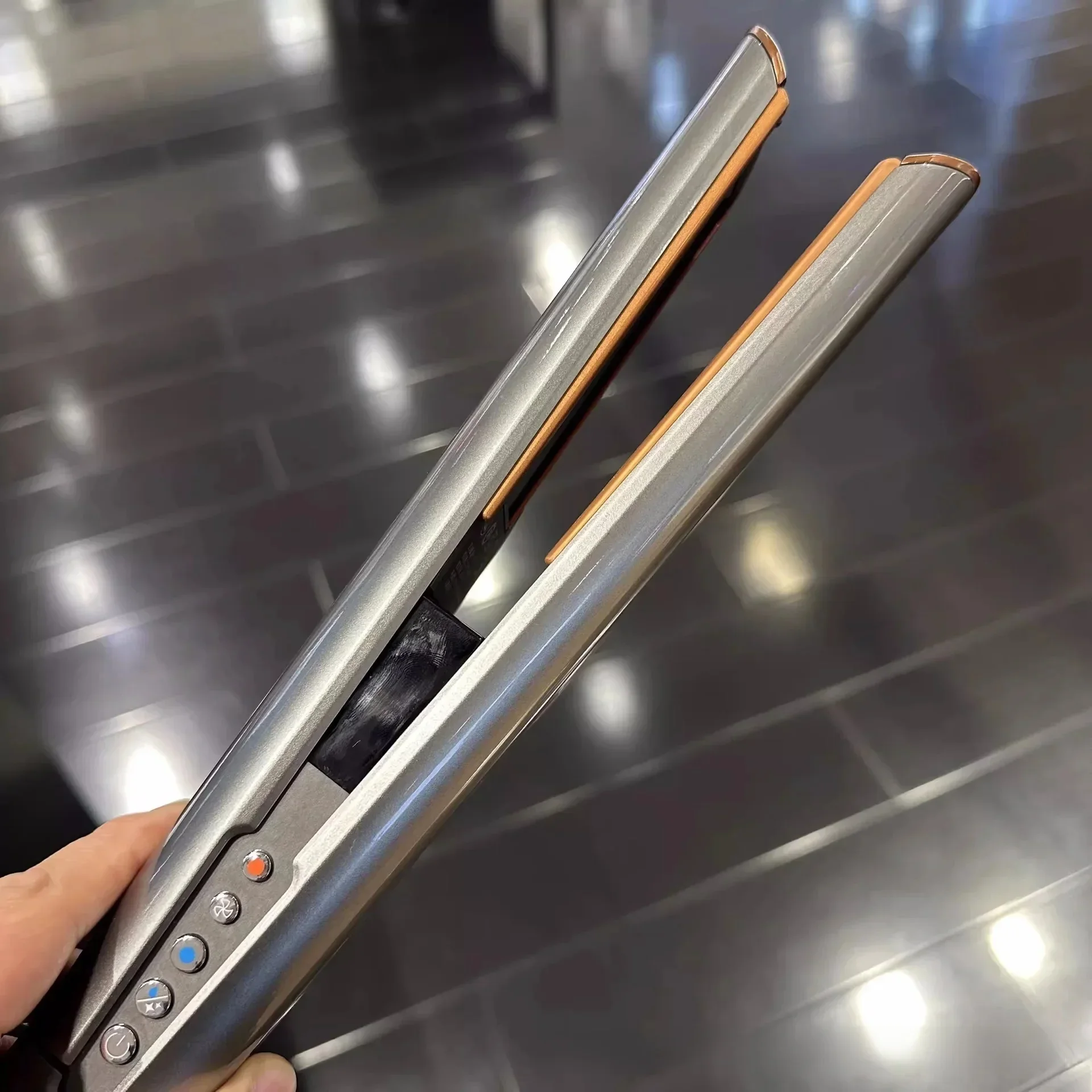 Description Picture 3 of itemProfessional High-Speed Hot Air Hair Straightener/Wet and Dry Use/Blow Dry Straight Hair Long-Lasting Styling Tool curling iron
