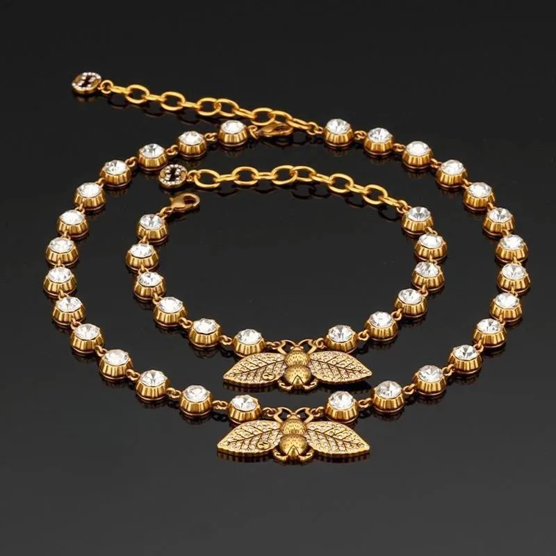 

Fashion bee pendant Brass bracelet lock necklace