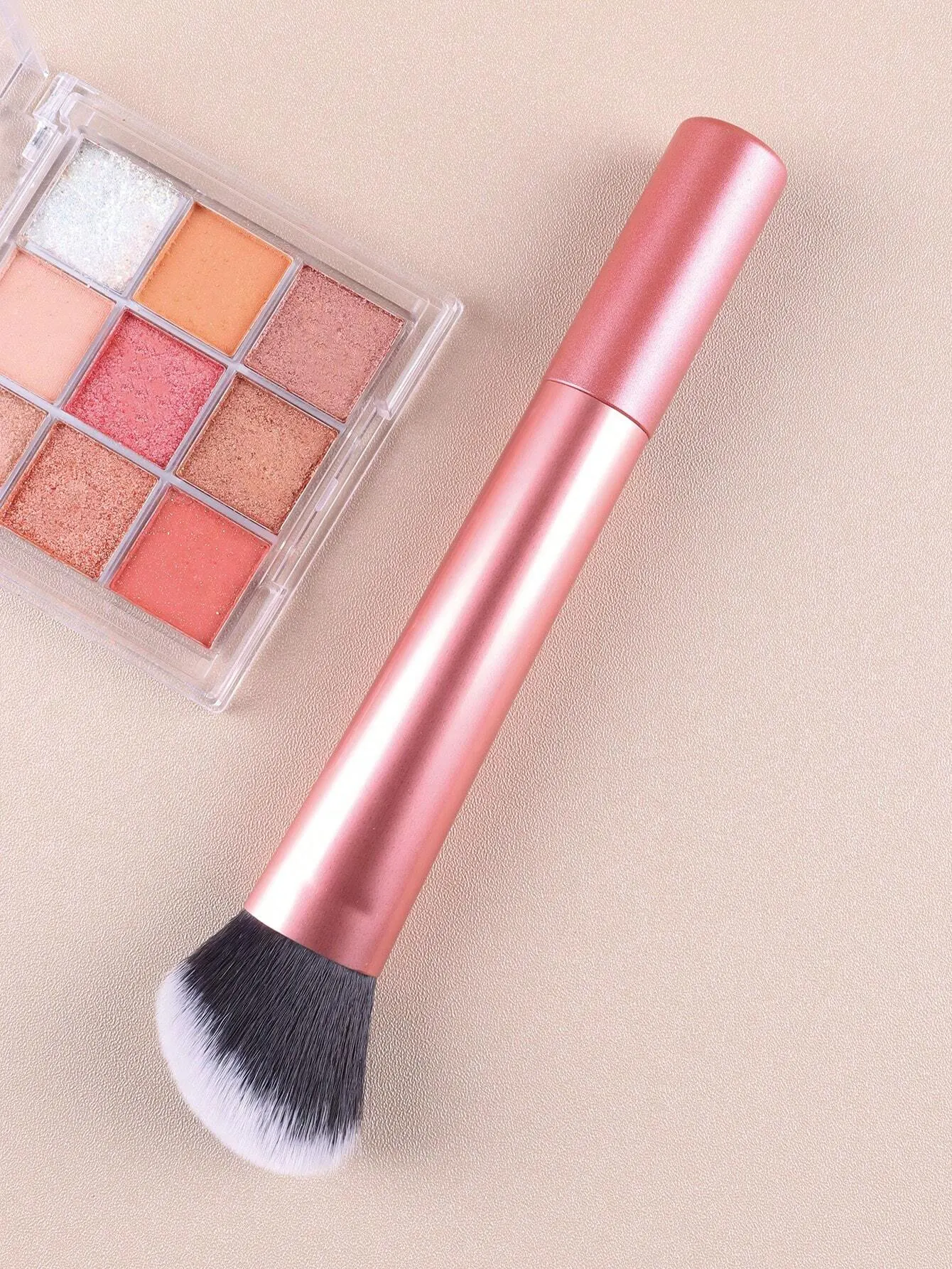1pc Large Orange Contour Brush - Ideal For Cheeks, Forehead, Chin, Nose Blending And Defining Contours, Perfect For Liquid Found 4