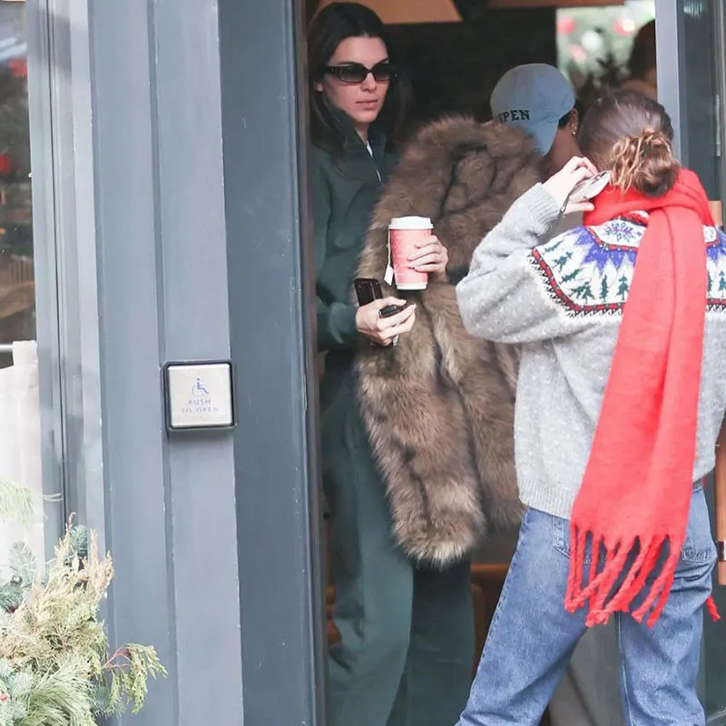 Chic Brand Icon Fashion Kendall Jenner Brown Gradient Faux Fur Jacket Women Winter New Luxury Cropped Fox Fur Coat