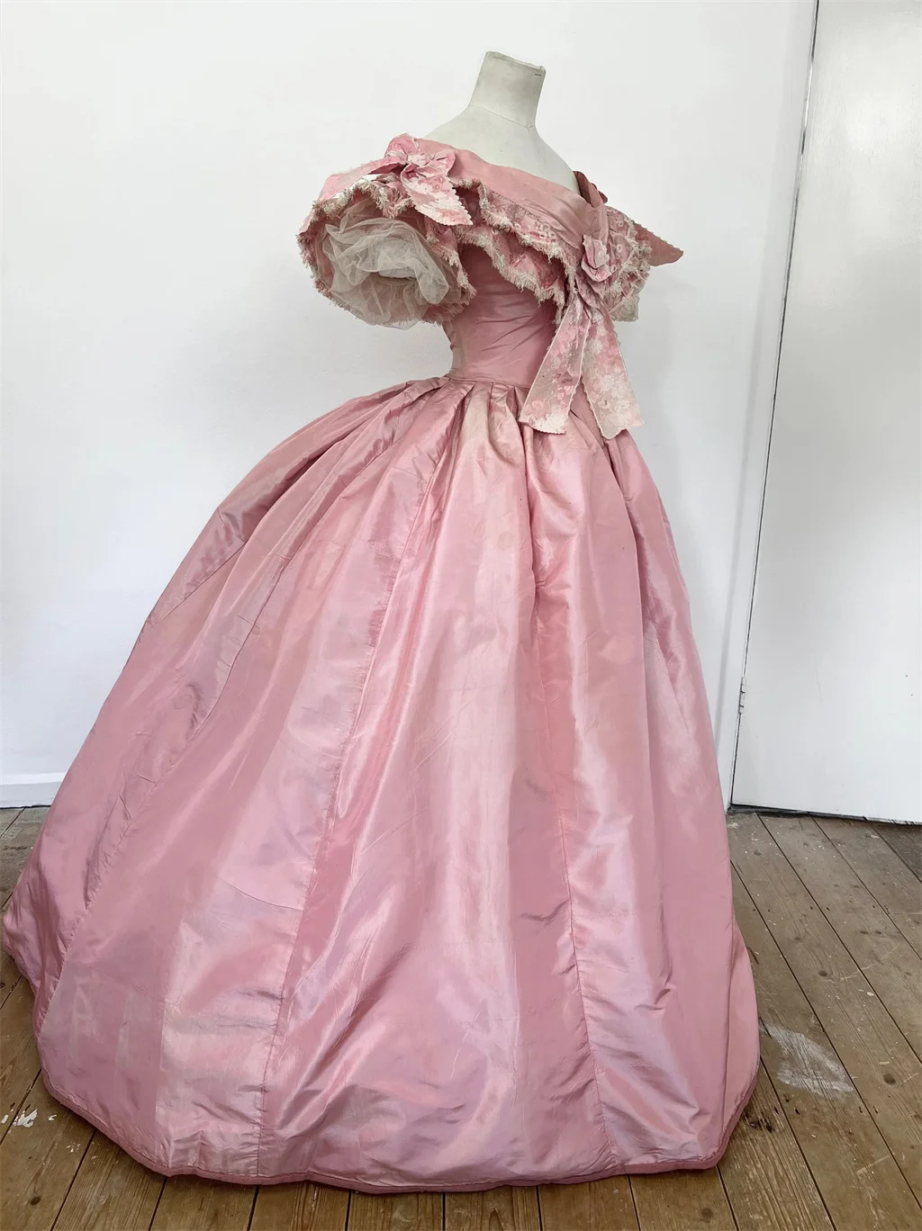 1850s 1860s Pink Victorian Dancing Ball Gown Costume Civil War Princess  Dress
