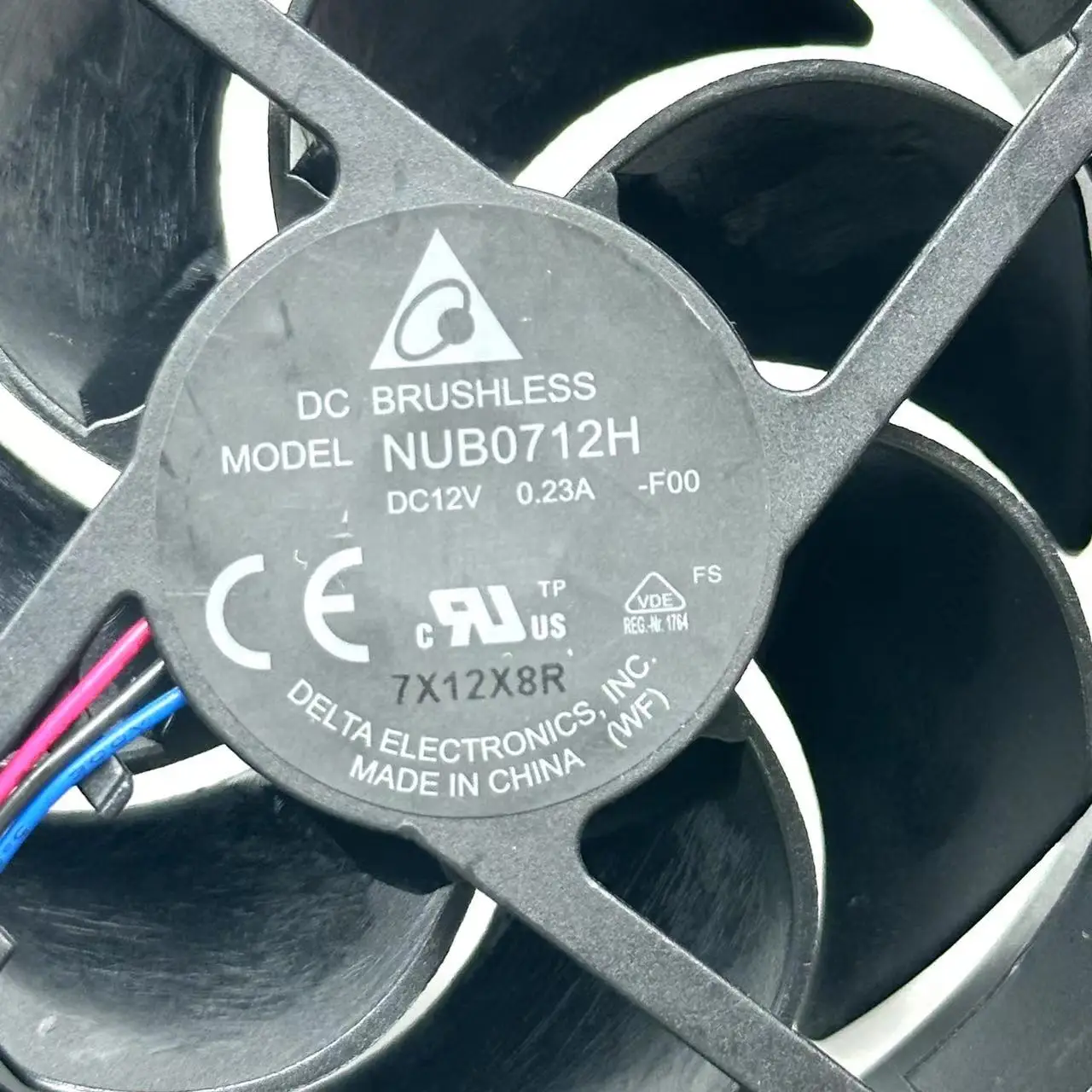Delta Eletrônica Nub0712h F00 Servidor Ventilador de Refrigeração dc 12v 0.23a 70x70x25 mm 3-wire - Imagem 3