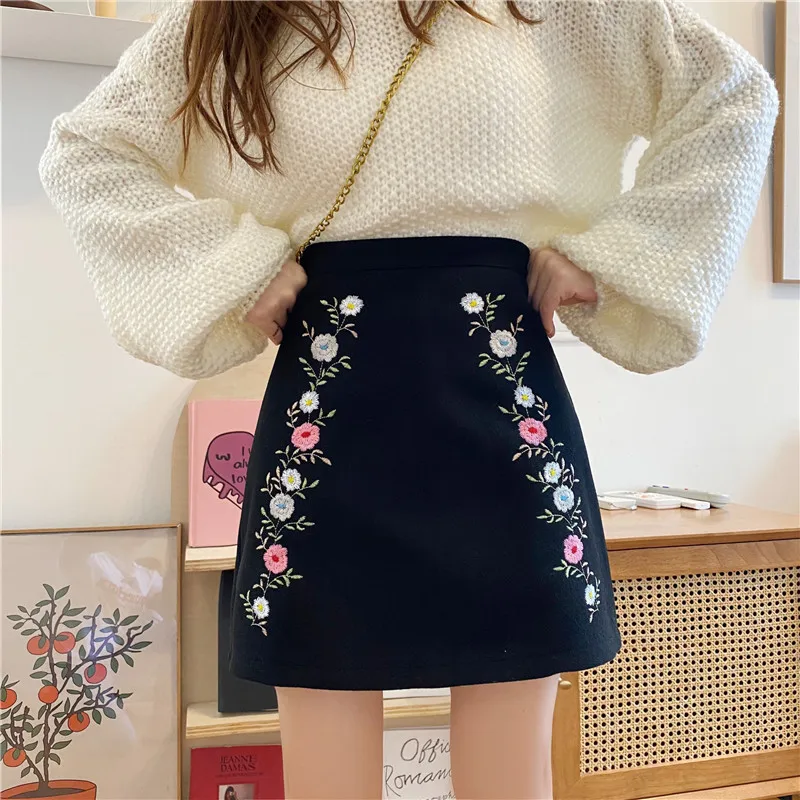 

Embroidered woolen skirt women's high waist slimming ALine skirt versatile sheath short pantskirt autumn and winter