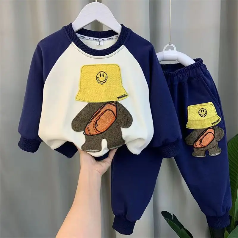 

Комплект одежды для мальчиков на весну и осень, новинка 2023, корейская детская одежда, красивый комплект из двух предметов для маленьких мальчиков, Детские наряды