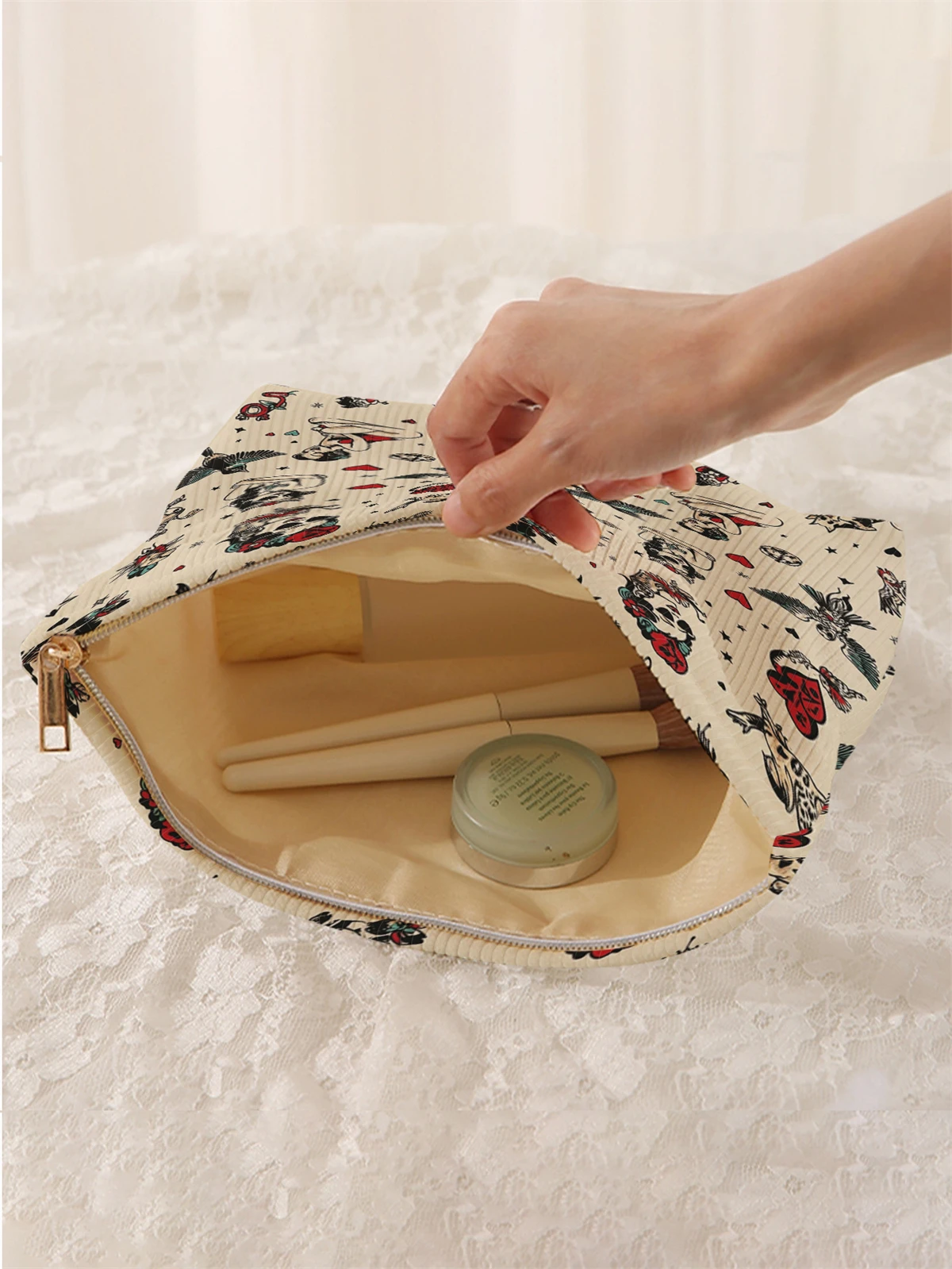 1 cartoon pattern printed corduroy makeup bag, lightweight zipper makeup storage box, multifunctional bag with lining