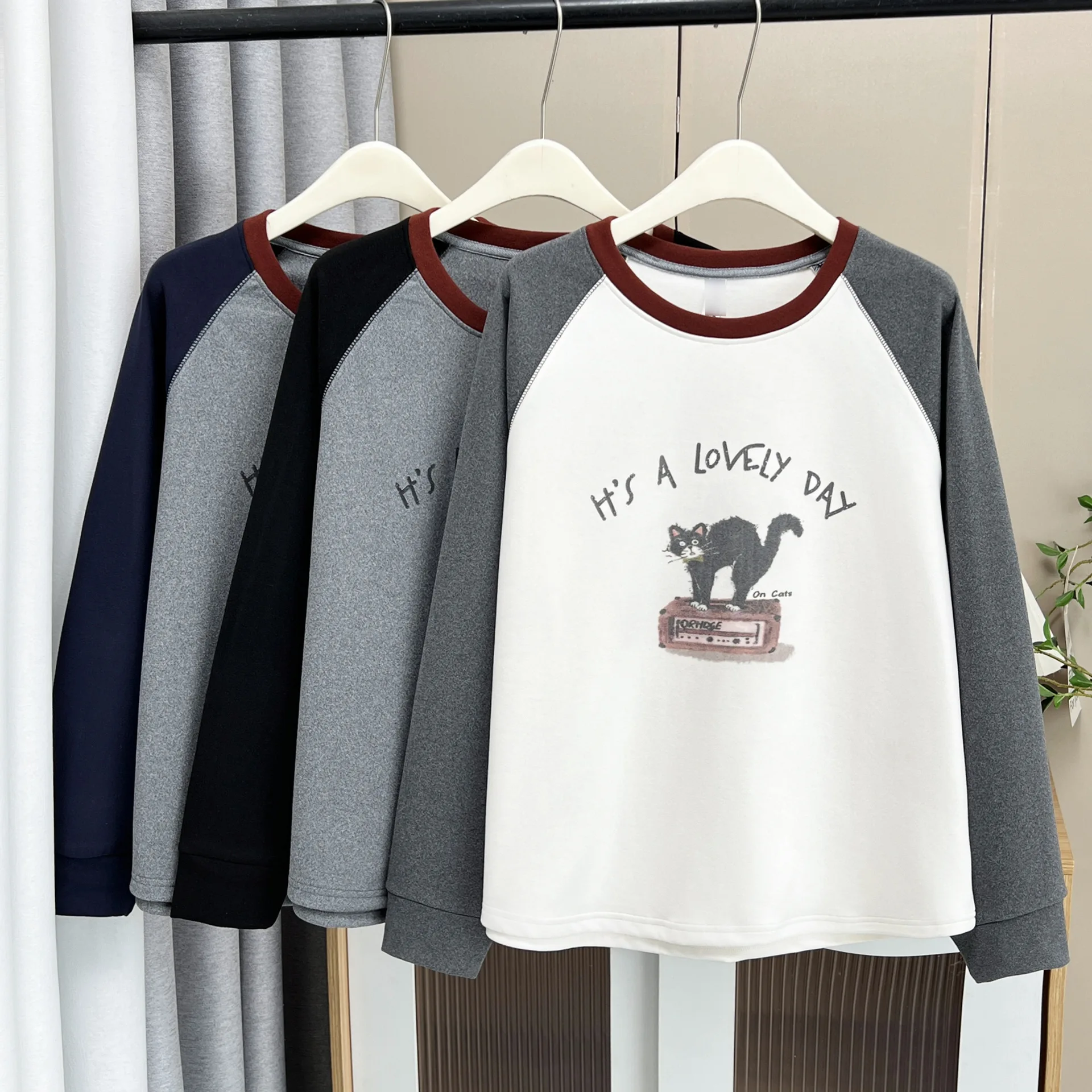 XXXXL Fashion Plus Size Women's T-Shirt 2025 autumn/winter Youthful Casual color-block Printed De Velvet Warm Tops 7052