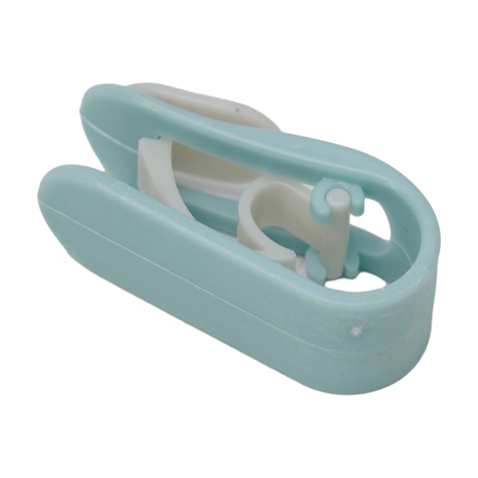 

4pcs Plastic Bedroom Bed Sheet Clips Quilt Holder Non-slip Quilt Blanket Clip Curtain Blanket 5*5*5*cm Pink/Purpel/Blue