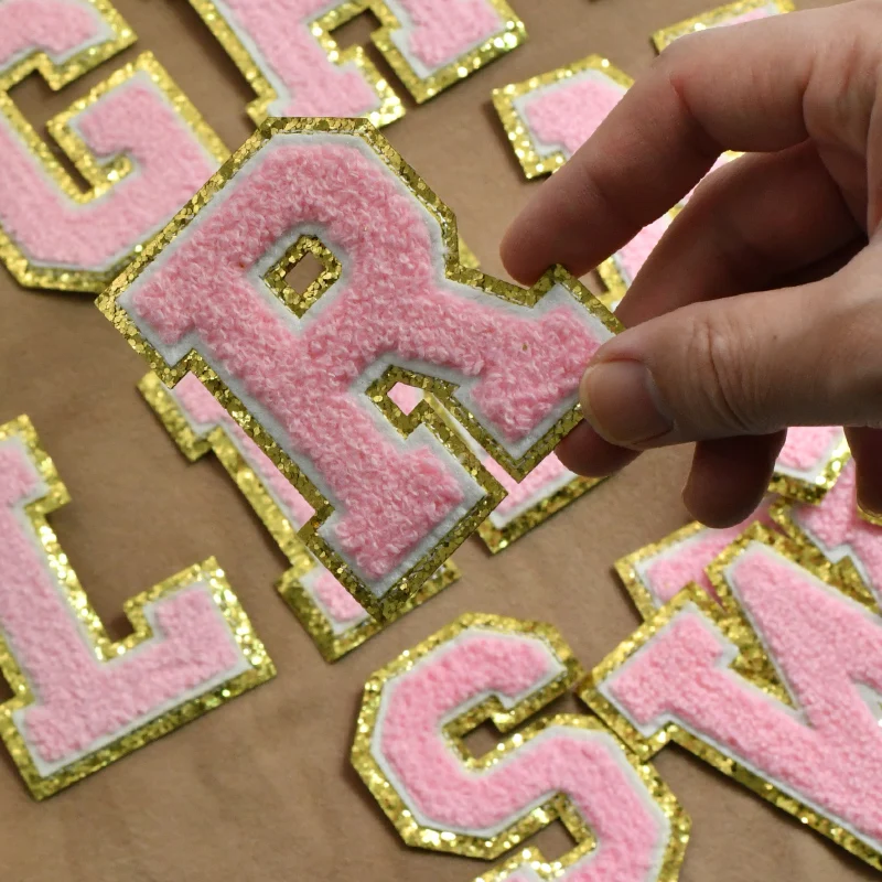 8cm 핑크 문자 Applique AlphabetTowel 수 놓은 셔닐 패치 DIY 의류 가방 자켓 아이언 패치 Applique
