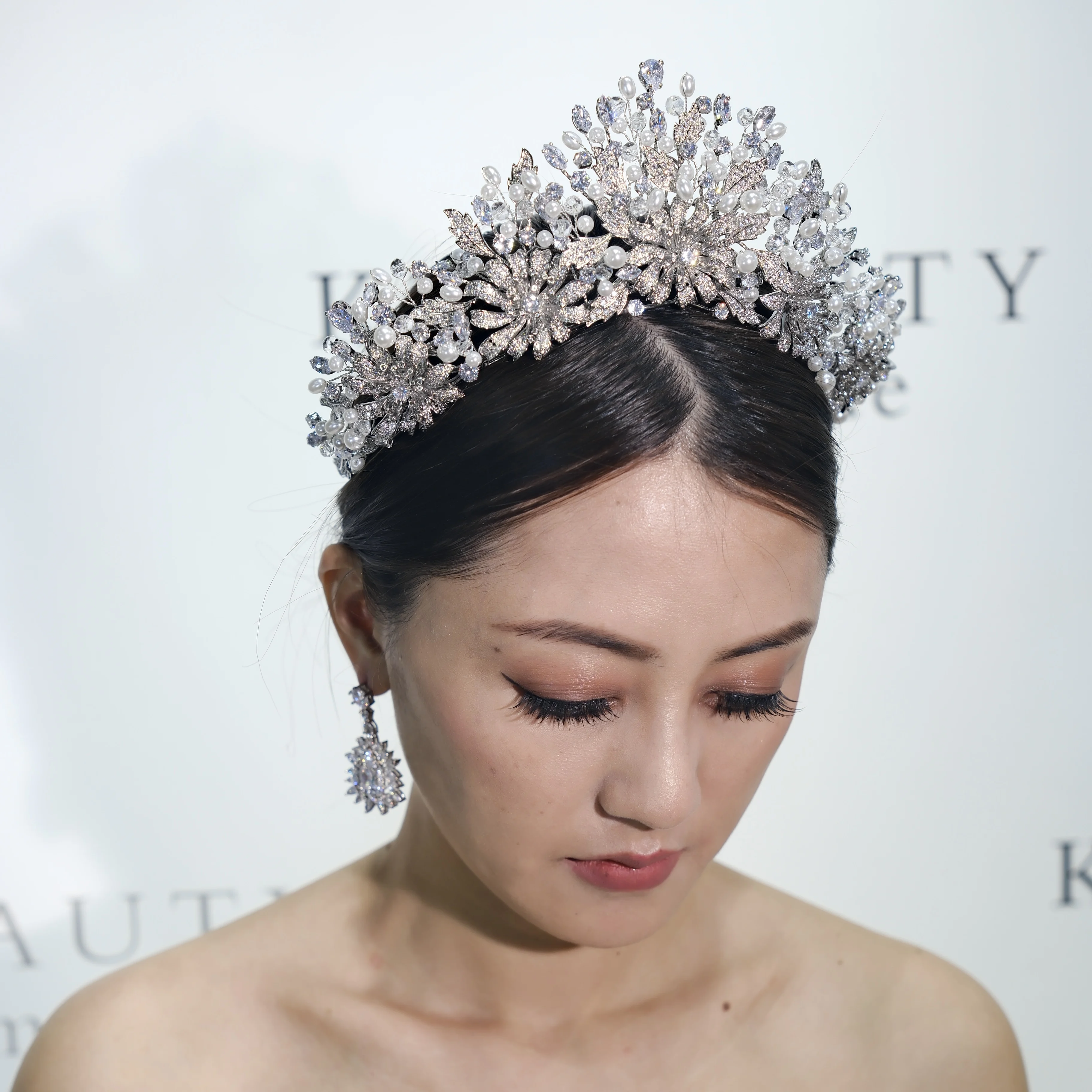 

KTBEAUTY 2024 News Cute/Romantic Princess Cubic Zirconia White Stones Flowers Leaves Pearls High Szie Bridal Crowns And Tiaras