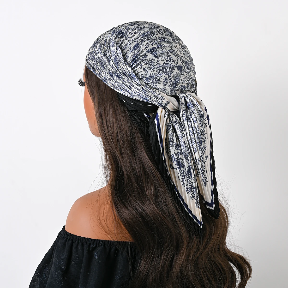 2025 Four Seasons New 70cm Silk Pleated Scarf Paisley Small Scarves Square Scarf Satin Neckerchief Decorative Headscarf Bandana