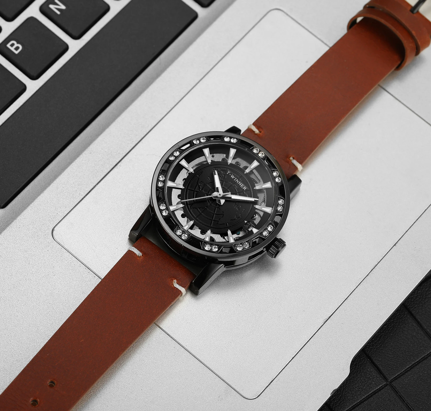 Winner Design World Map Transparent Skeleton Mechanical Watch for Men Fashion Diamond Luminous Luxury leather strap Unisex