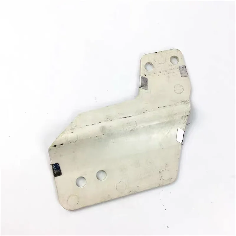 DZ14251440145 Insulation Board For SHACMAN X3000 Heat Shield Rear Suspension Airbag Heat Shield